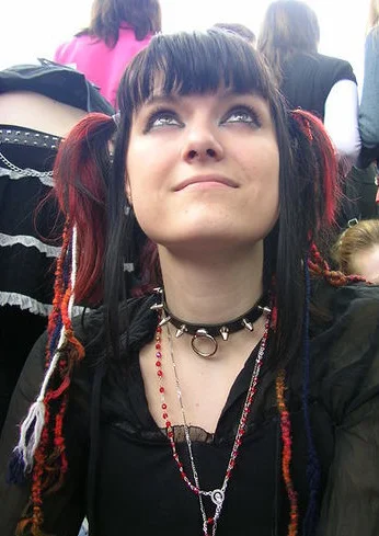 Cosplay-Cover: Diru rote Wolle