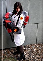 Cosplay-Cover: RED Medic [female]