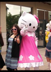 Cosplay-Cover: Hello Kitty (ausgeliehen)