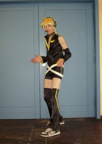 Cosplay-Cover: Len Kagamine "Project Diva 2 Vers."