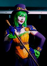 Cosplay-Cover: Duela Dent (Ame-Comi)
