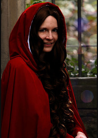 Cosplay-Cover: Morgana (red dress)