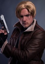 Cosplay-Cover: Leon S. Kennedy [RE4]