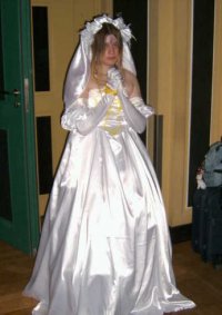 Cosplay-Cover: Belldandy (Wedding Dress)