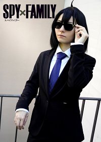 Cosplay-Cover: Yuri Briar [Suit]