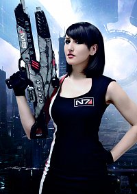 Cosplay-Cover: Commander Shepard (Club Outfit)