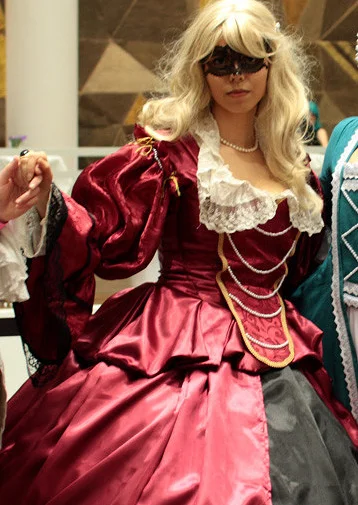 Cosplay-Cover: Gabrielle, Marquis de Lioncourt (Ballkleid)