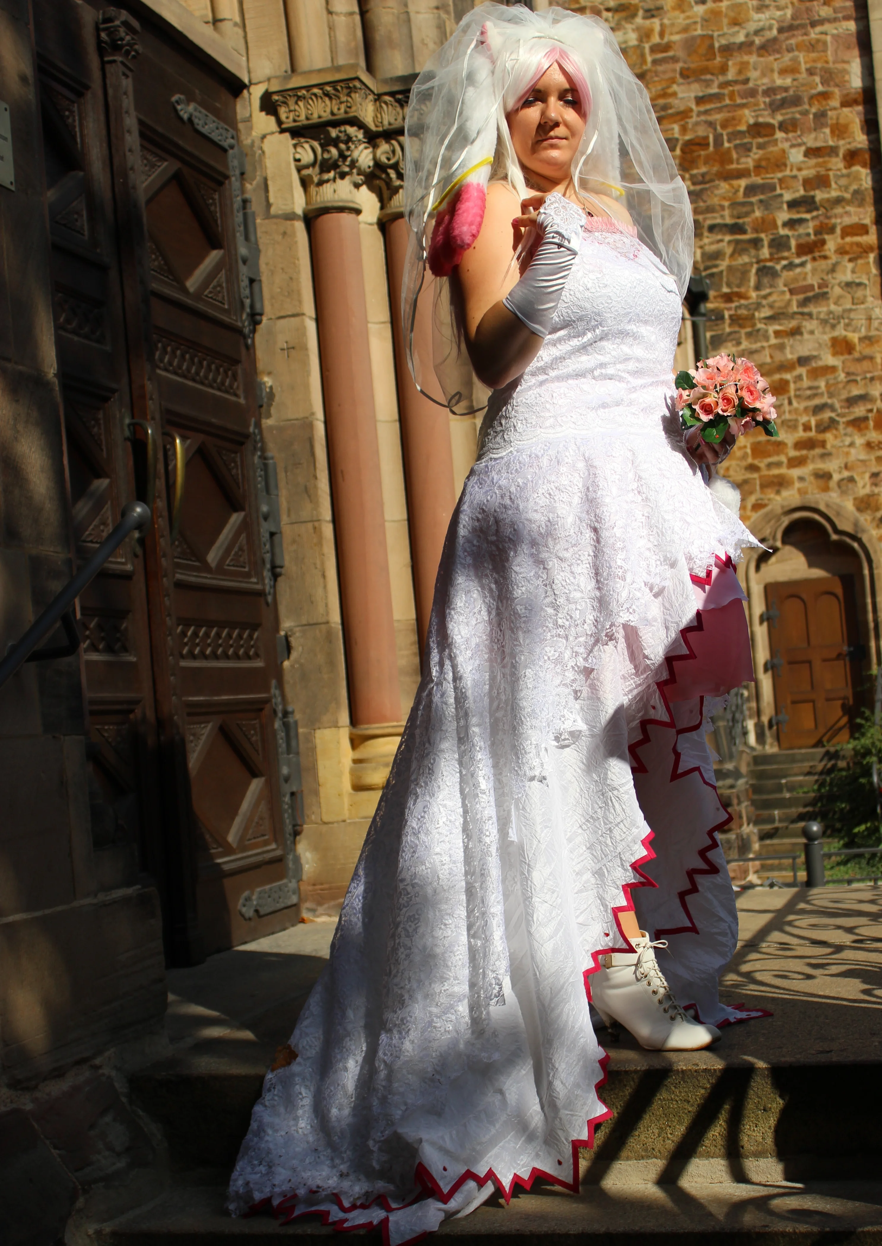 Cosplay-Cover: Kyubey (Weiblich - Wedding Dress)
