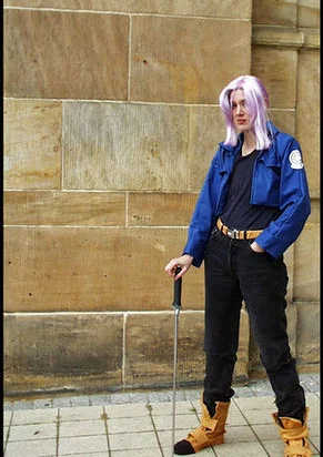 Cosplay-Cover: Mirai no Trunks Briefs