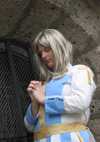 Cosplay-Cover: Arch Bishop