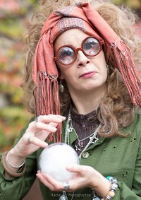 Cosplay-Cover: Professor Sibyll Trelawney