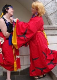 Cosplay-Cover: Fay (roter Schwalbenkimono)