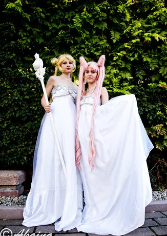 Cosplay-Cover: Neo Queen Serenity