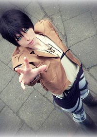 Cosplay-Cover: Eren Jäger