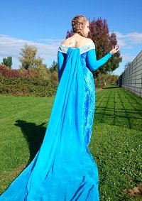 Cosplay-Cover: Elsa