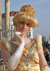 Cosplay-Cover: Cinderella (Golden Princess)