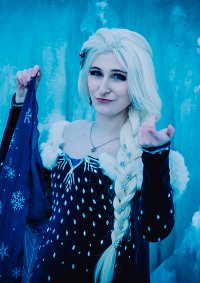 Cosplay-Cover: Elsa (Olaf Taut auf)