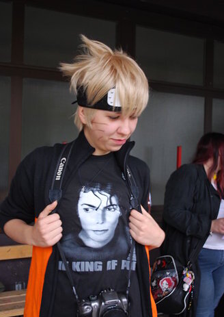 Cosplay-Cover: naruto shippuuden mit mj shirt