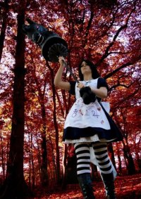 Cosplay-Cover: Alice Liddell [Alice: Madness Returns]