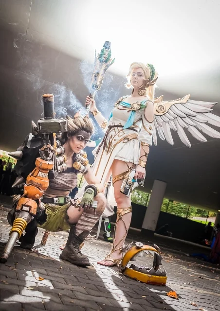 Cosplay-Cover: Winged Victory Mercy