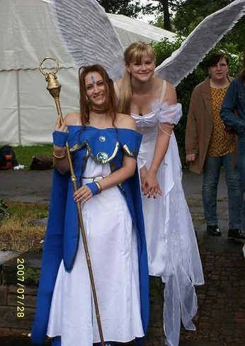 Cosplay-Cover: Belldandy TV-Version - gebrochenes Siegel