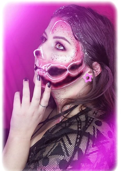 Cosplay-Cover: Neon Cranio