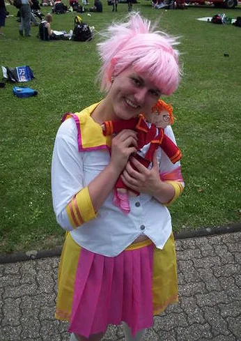 Cosplay-Cover: Aya (Roman Hikoo)