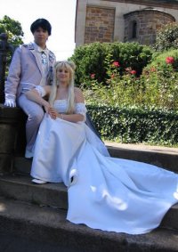 Cosplay-Cover: Neo Queen Serenity 2010