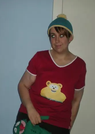 Cosplay-Cover: Eric Cartman (Wellington Bear Shirt)