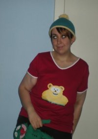 Cosplay-Cover: Eric Cartman (Wellington Bear Shirt)