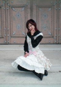 Cosplay-Cover: Infanta off-white flower dress - black version