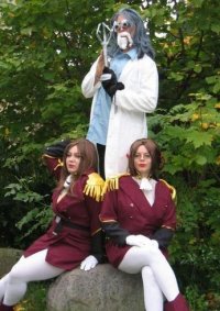Cosplay-Cover: Lady Une [Gundam Wing]