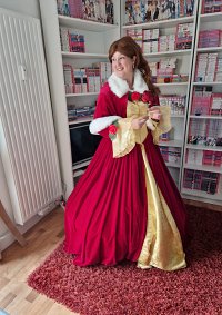 Cosplay-Cover: Belle im Weihnachtszauber