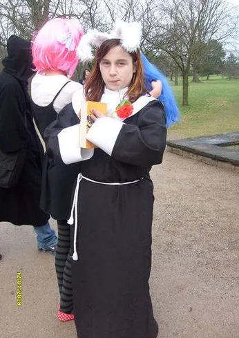 Cosplay-Cover: Priesterin