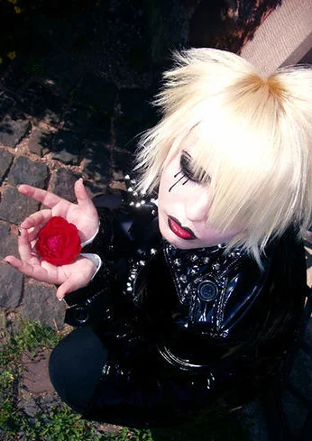 Cosplay-Cover: Kyo Macabre / Cage
