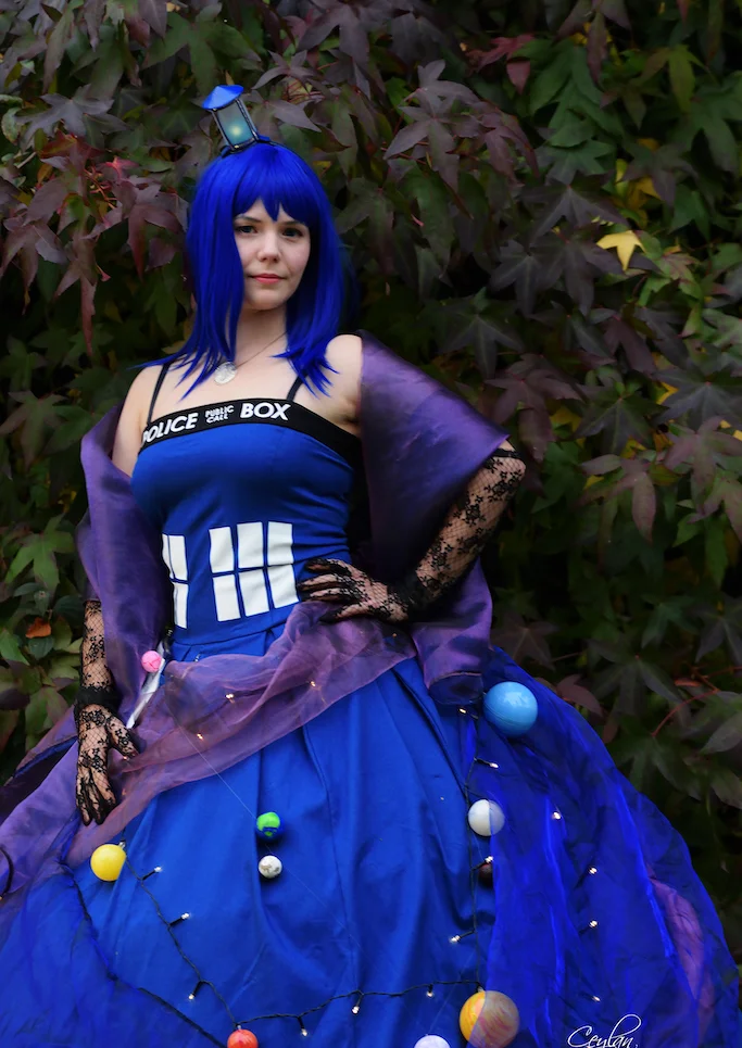 Cosplay-Cover: Tardis Ballgown