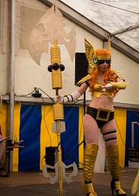 Cosplay-Cover: Angela