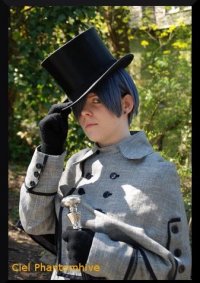 Cosplay-Cover: Ciel Phantomhive [grey Coat]