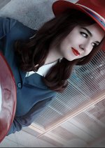 Cosplay-Cover: Peggy Carter [Blue Suit]