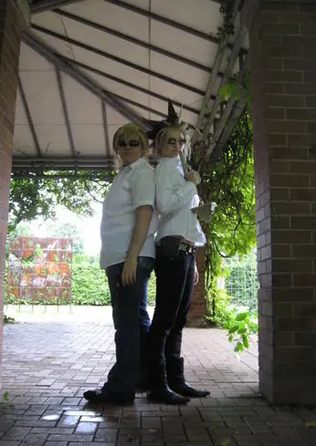 Cosplay-Cover: joey (men in white)