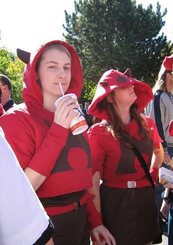 Cosplay-Cover: Team Magma (random)