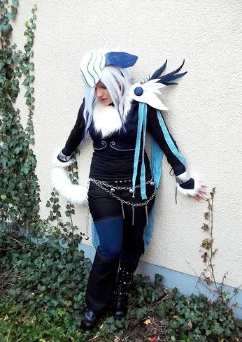 Cosplay-Cover: Windgeist Human