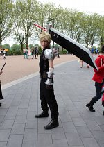 Cosplay-Cover: Cloud Strife (DISSIDIA)