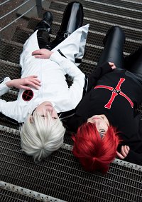 Cosplay-Cover: Cross