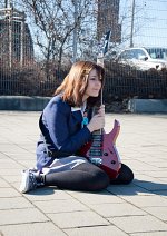 Cosplay-Cover: Yui Hirasawa (Schuluniform)