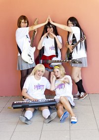 Cosplay-Cover: Tsumugi Kotobuki (Schulfestversion)