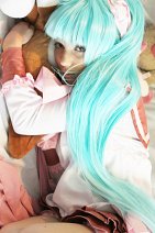 Cosplay-Cover: Miku Hatsune - LotsOfLaughs