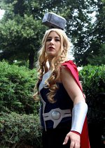 Cosplay-Cover: Lady Thor Odinson