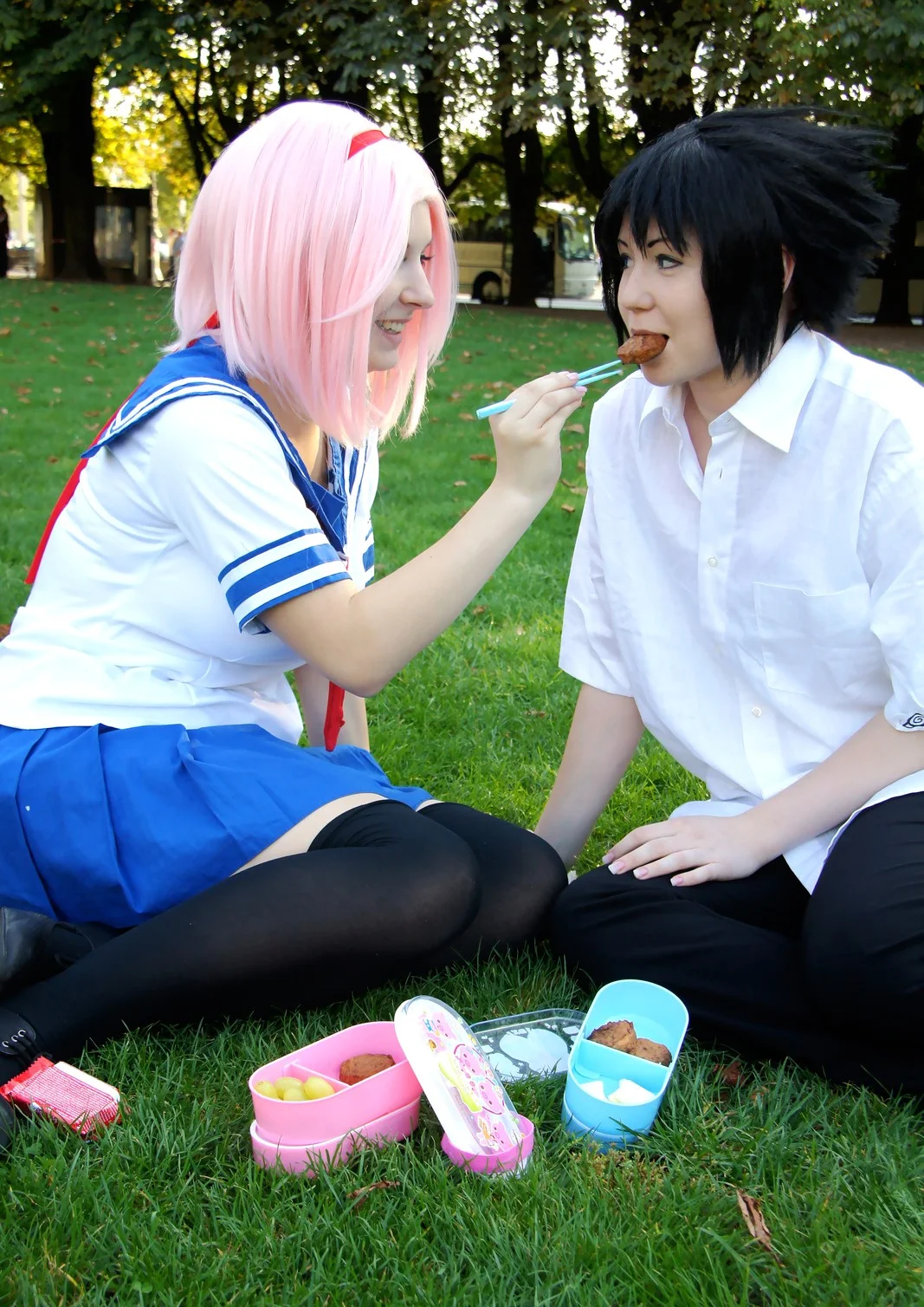 Cosplay-Cover: Sasuke Uchiha [Schuluniform]