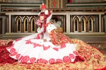 Cosplay-Cover: Queen Esther Blanchett (Roses Gown)